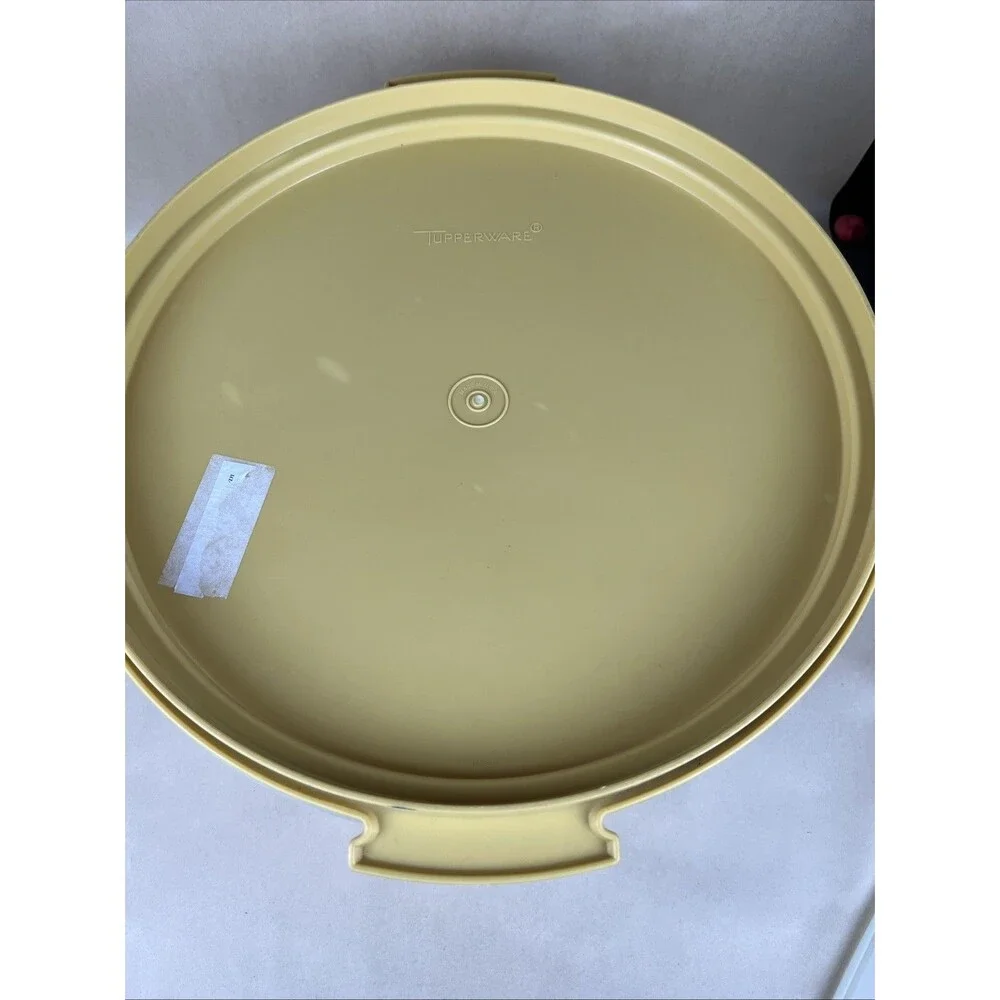 Tupperware used vintage